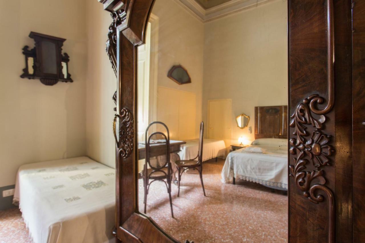 Palazzo Leuzzi B&B Galatone Exteriör bild