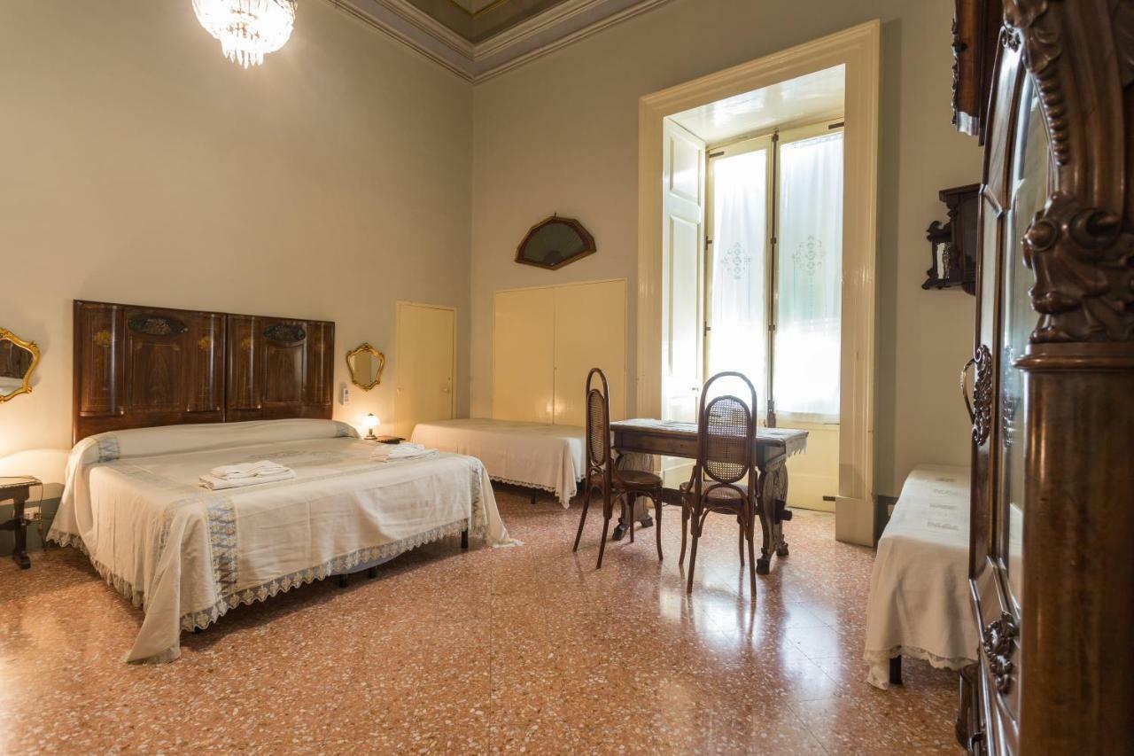 Palazzo Leuzzi B&B Galatone Exteriör bild
