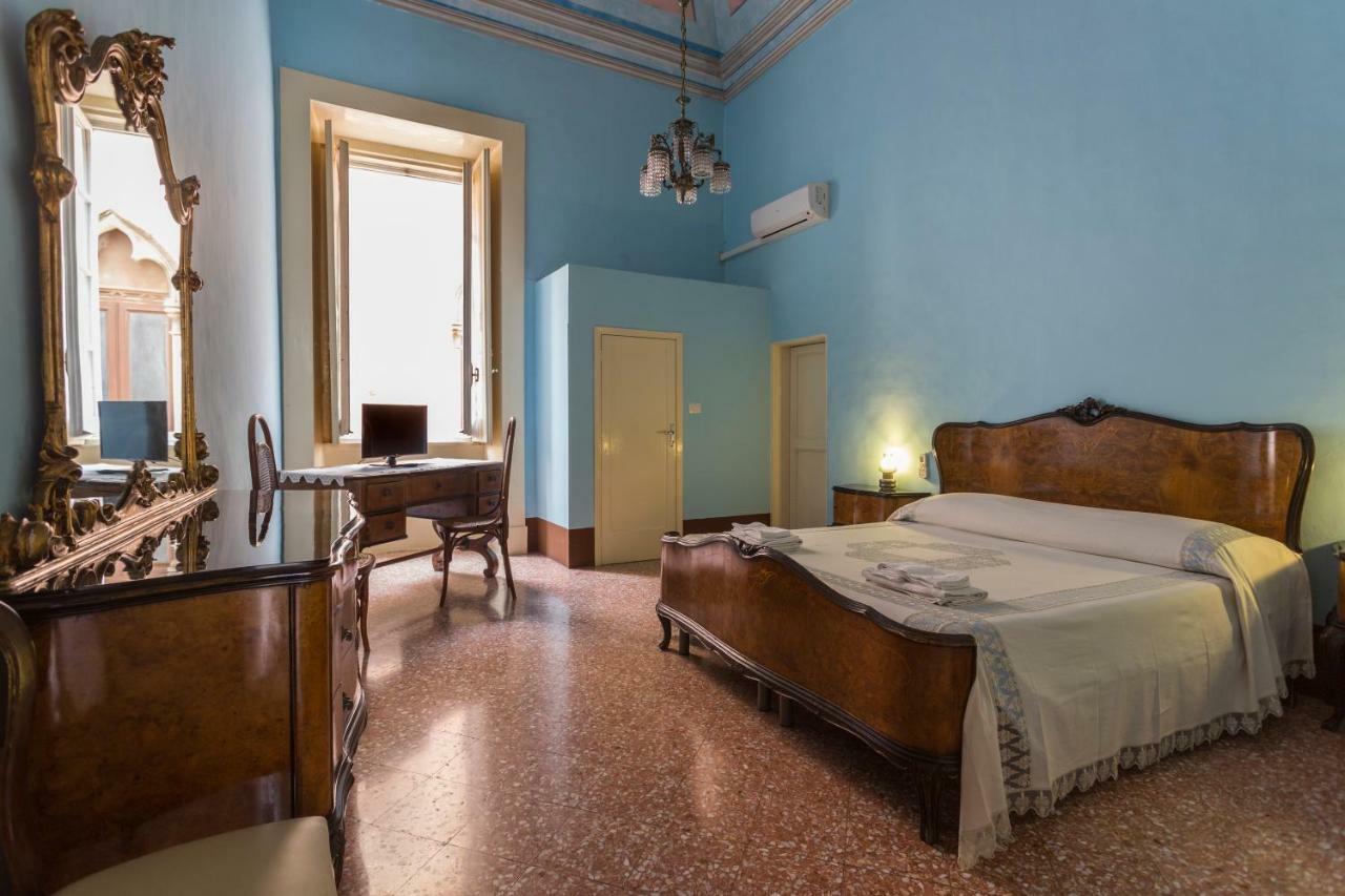 Palazzo Leuzzi B&B Galatone Exteriör bild
